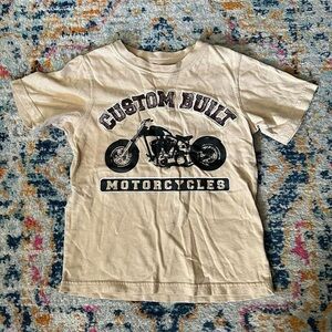 Boy’s (kid’s) T-shirt 🏍️ in great condition!
